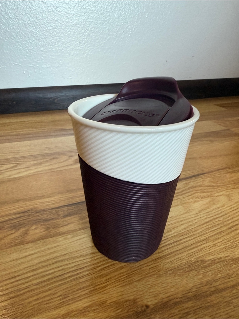 Vintage Starbucks 2014 Maroon & White Ceramic Travel Mug 8oz with Lid ~ Like New